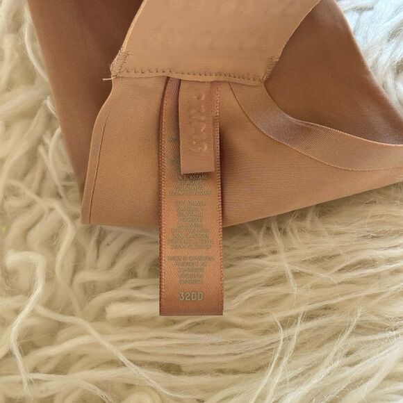 Skims Ultimate Teardrop Push Up Bra Clay 32DD - Picture 10 of 12